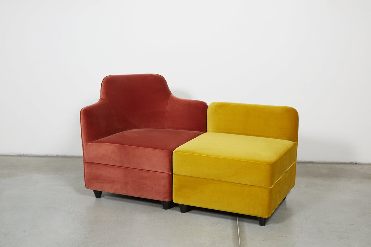 Angolo Pouf with backrest