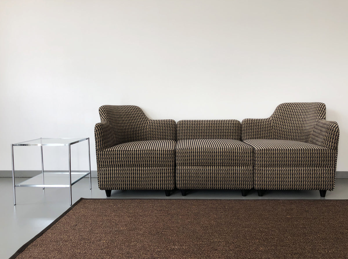 Angolo Pouf with backrest